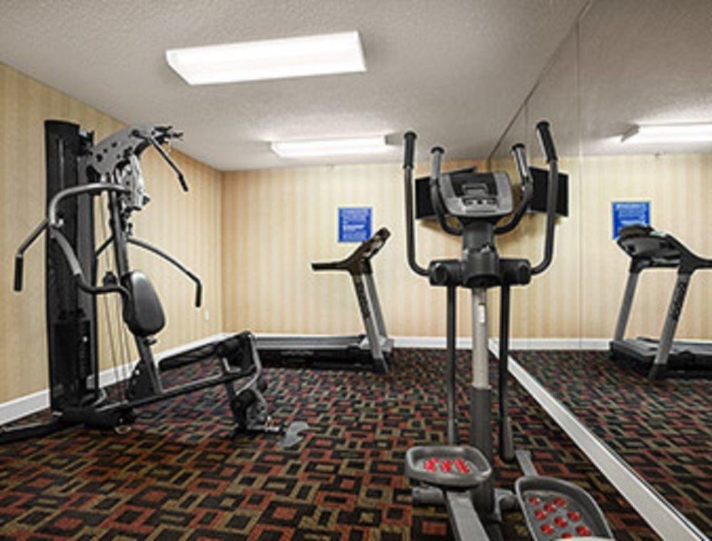 Days Inn & Suites By Wyndham Stuttgart Ngoại thất bức ảnh
