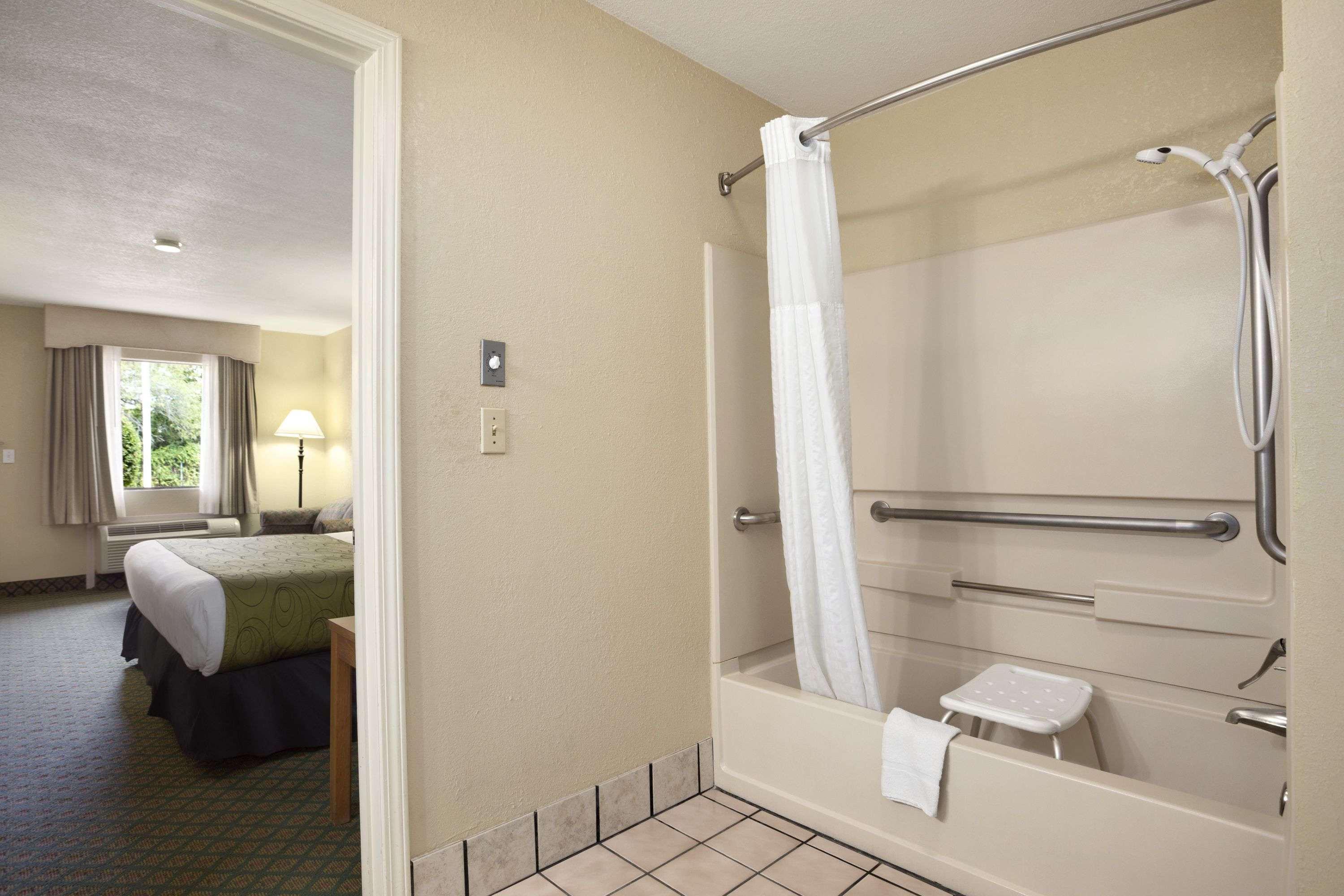 Days Inn & Suites By Wyndham Stuttgart Ngoại thất bức ảnh